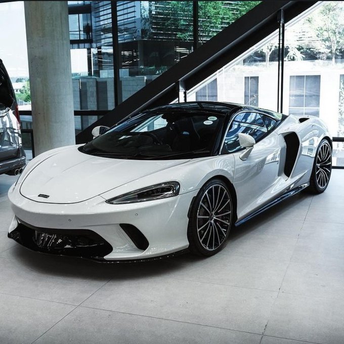 mclaren gt